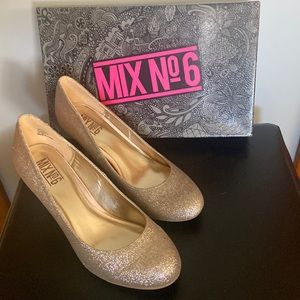 Mix No 6 Hold Glitter Barbie Kitten 3” Heel size 8.5 like new